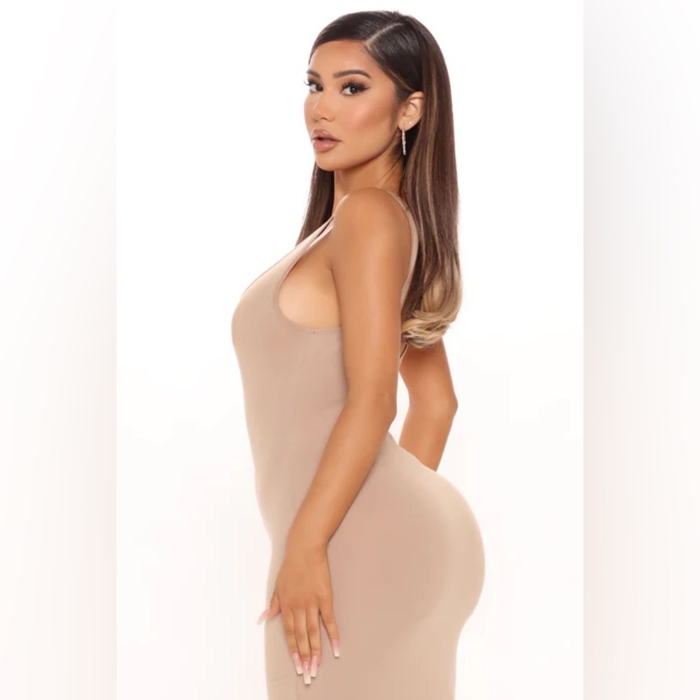 Sleek Tan Bodycon Midi Dress - Picture 3 of 4
